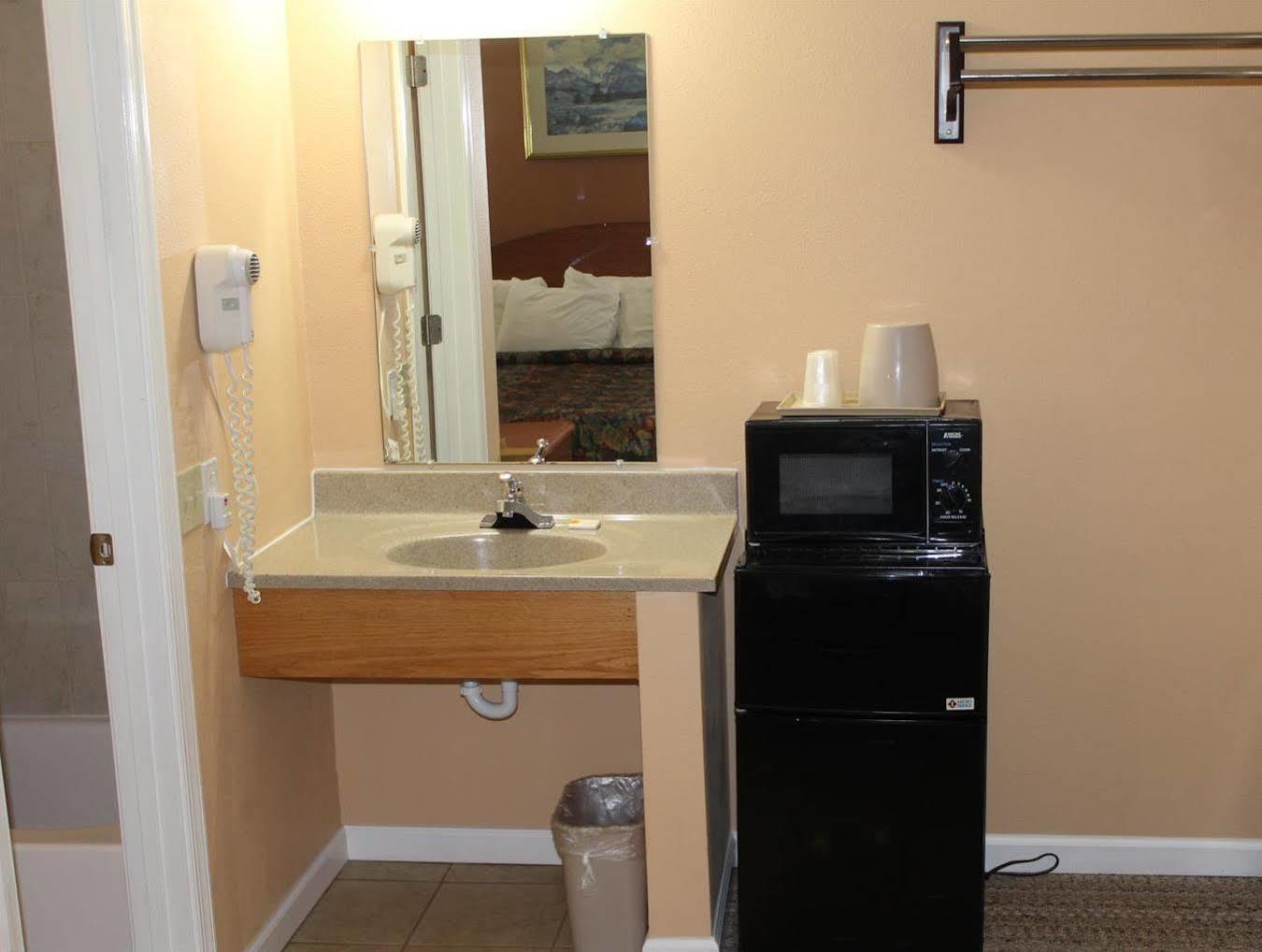 Budget Inn Lynchburg And Bedford Goode Bagian luar foto
