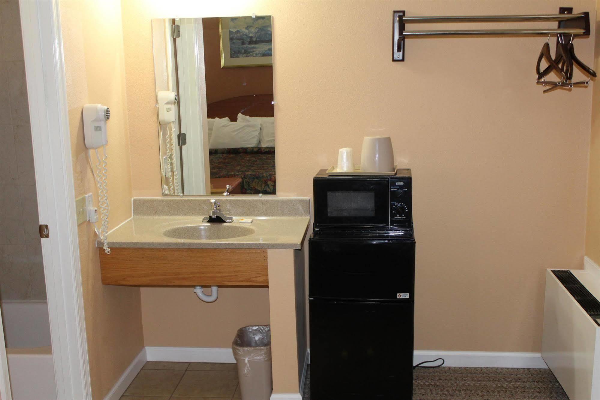 Budget Inn Lynchburg And Bedford Goode Bagian luar foto